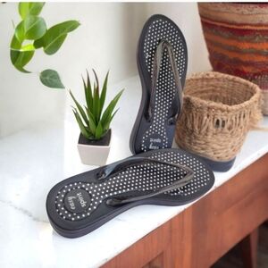 Retro Polka Dot Flip Flops Size 6